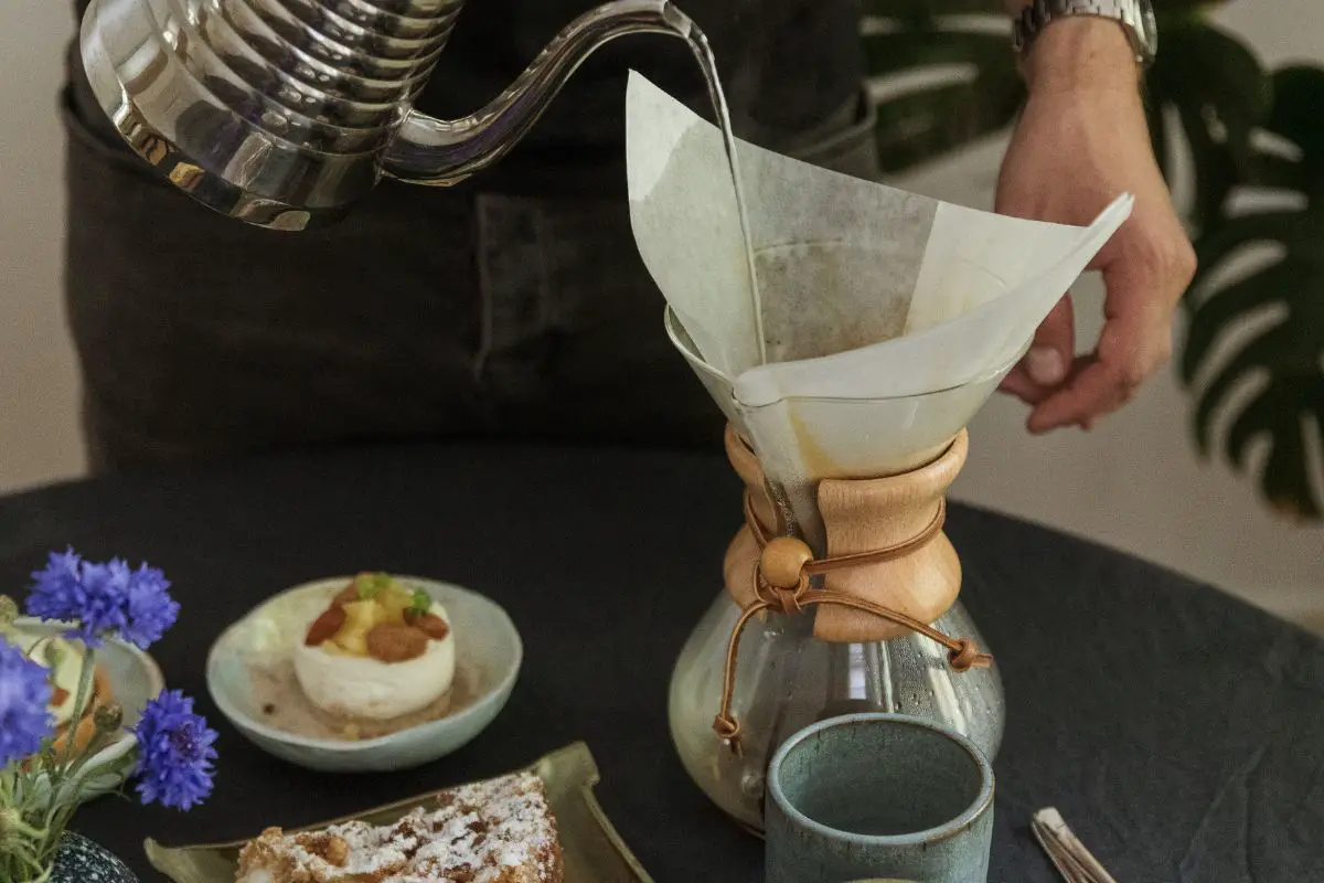 make pour over coffee