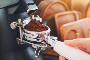 grind coffee using coffee grinder