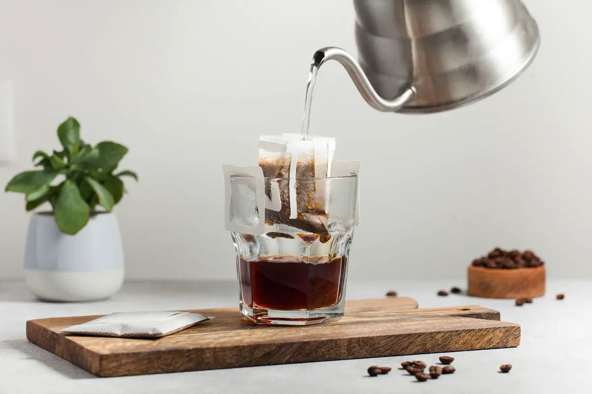 Brewing coffee in a tea bag